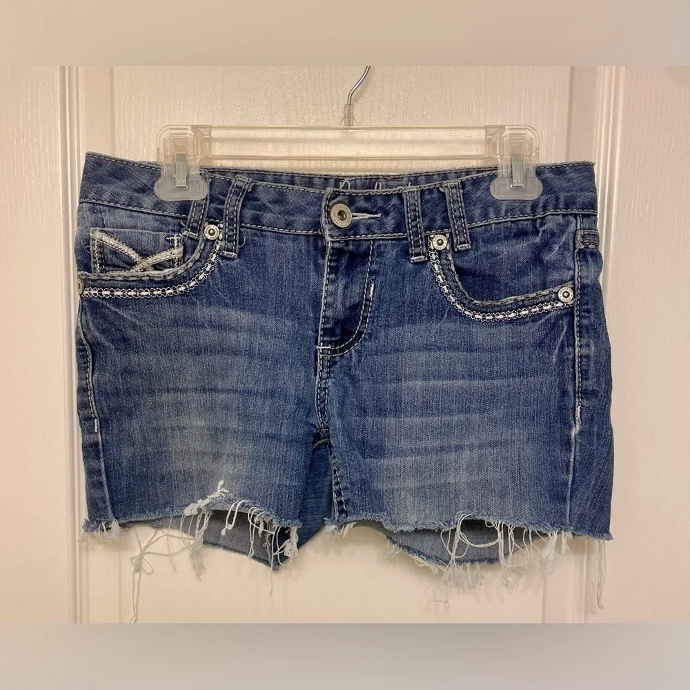 Amethyst - jean shorts - Picture 1 of 2